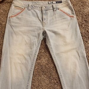 Miss Me Jean mid-rise capris